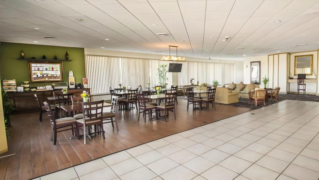 Magnuson Grand Sebring North - image 3