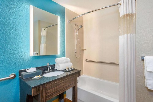 La Quinta by Wyndham Sebring - image 22