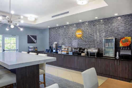 La Quinta by Wyndham Sebring - image 32