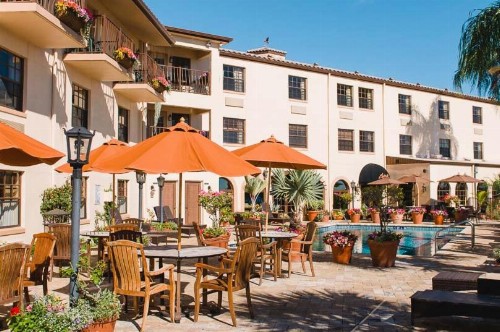 Inn on the Lakes - image 12