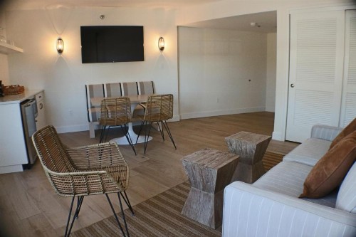 Inn on the Lakes - image 8