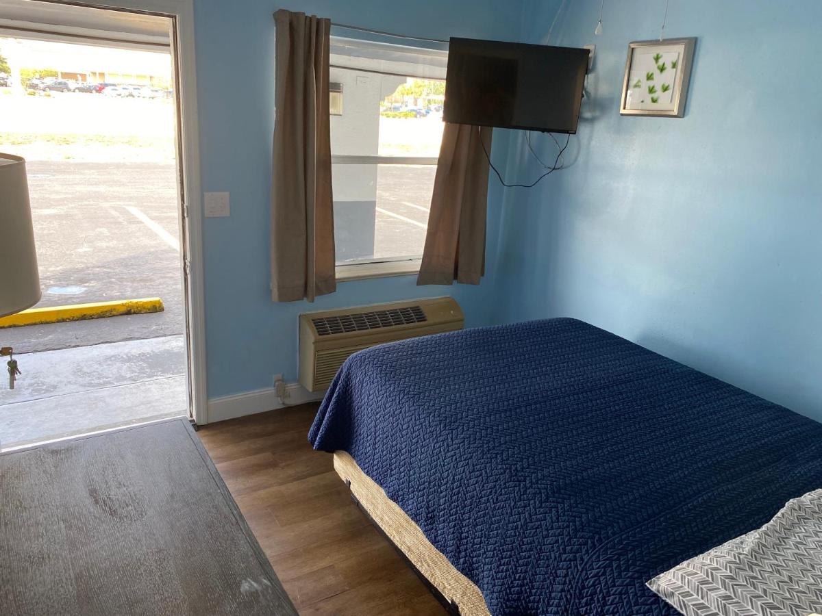 Budget Inn - image 2