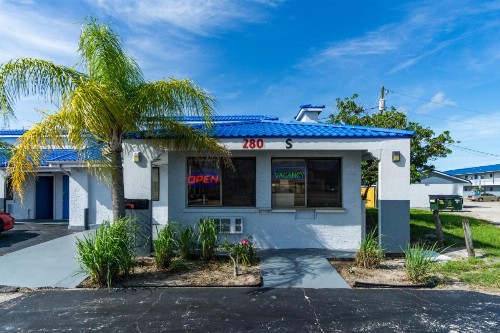 Budget Inn - image 25