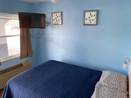 Budget Inn - image 27