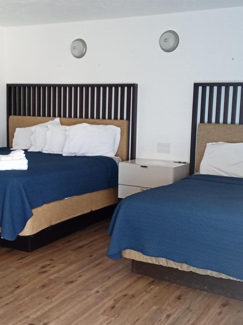 Budget Inn - image 28