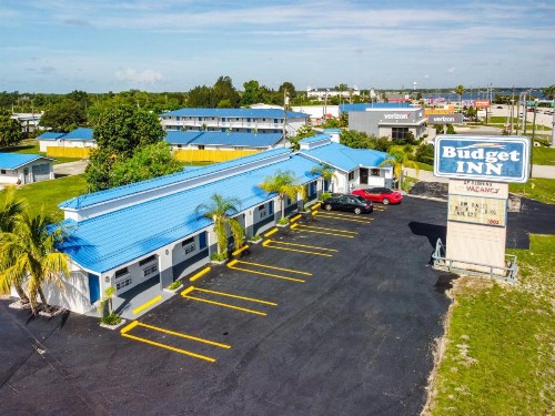 Budget Inn - image 3