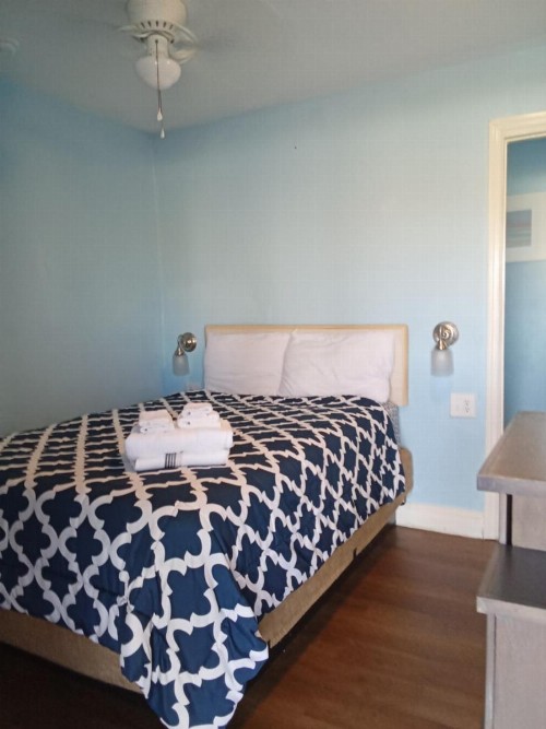 Budget Inn - image 30
