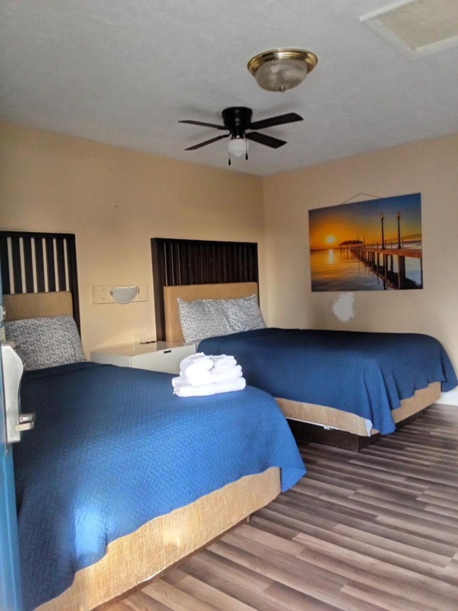 Budget Inn - image 6