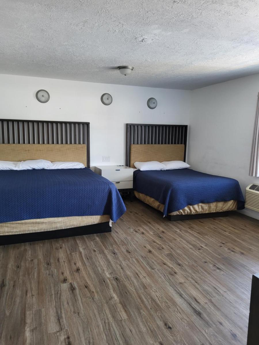 Budget Inn - image 7