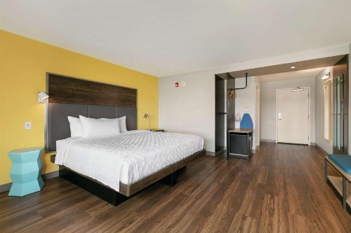 Tru By Hilton Sebring FL - image 11