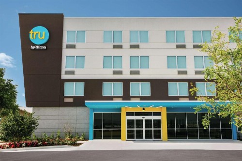 Tru By Hilton Sebring FL - image 25
