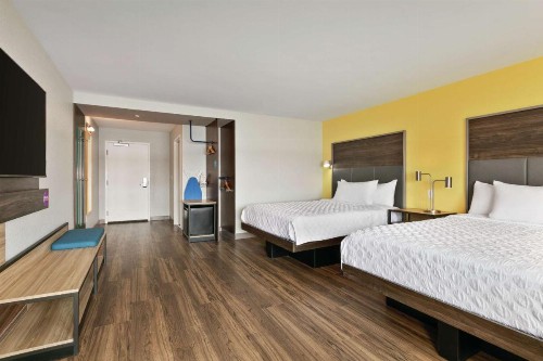 Tru By Hilton Sebring FL - image 26