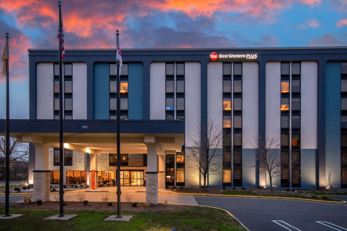 Meadowlands River Inn - main image