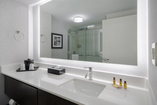 Meadowlands River Inn - image 14