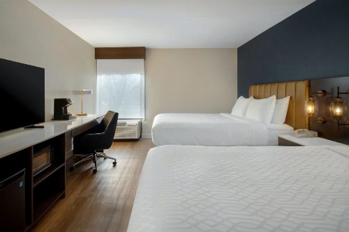 Meadowlands River Inn - image 26