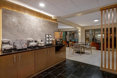 Meadowlands River Inn - image 29
