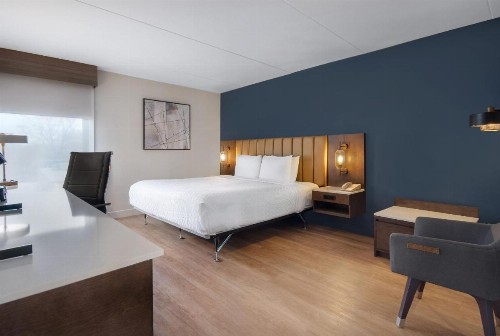 Meadowlands River Inn - image 31