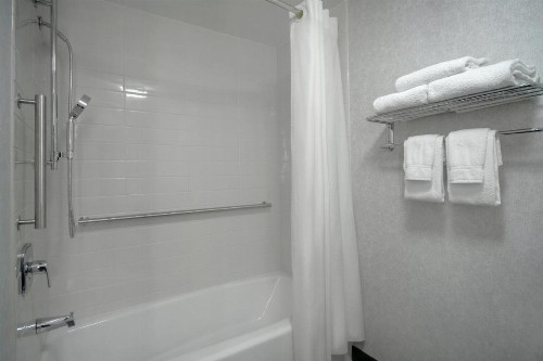 Meadowlands River Inn - image 36