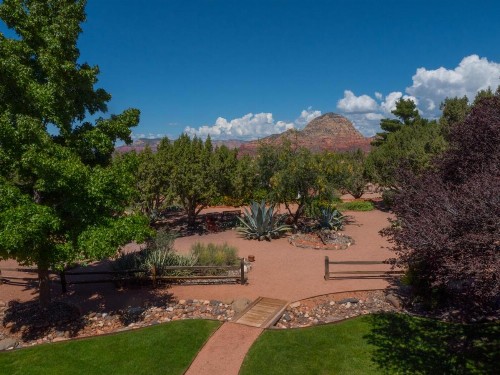 Sky Ranch Lodge - image 25
