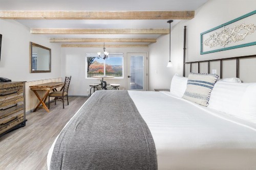 Sky Ranch Lodge - image 39