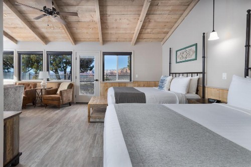 Sky Ranch Lodge - image 40