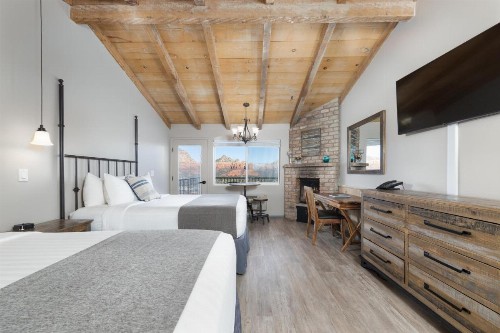 Sky Ranch Lodge - image 49