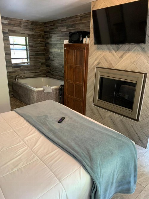 Oak Creek Terrace Resort - image 2