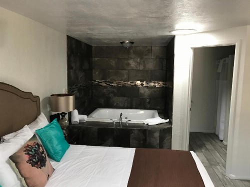 Oak Creek Terrace Resort - image 36