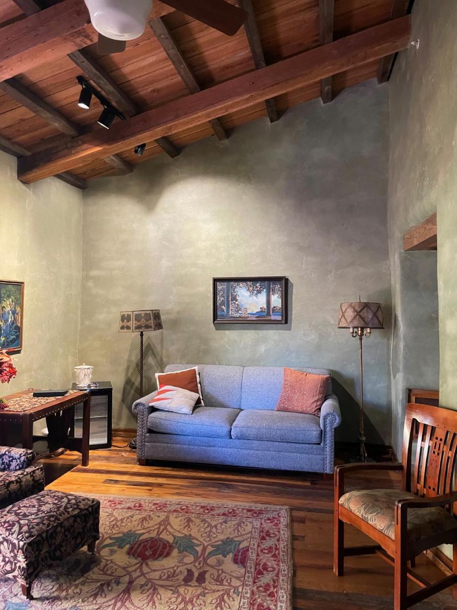 El Portal Sedona Hotel - image 6
