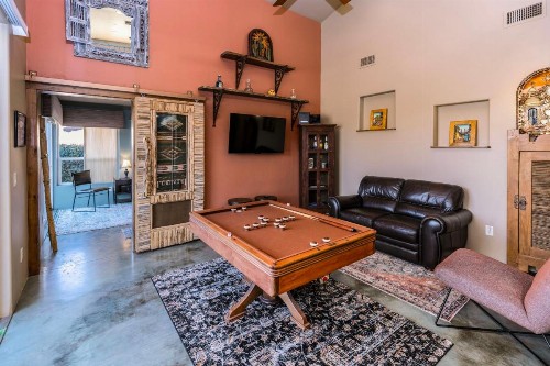 Cozy Cactus Bed and Breakfast - image 16