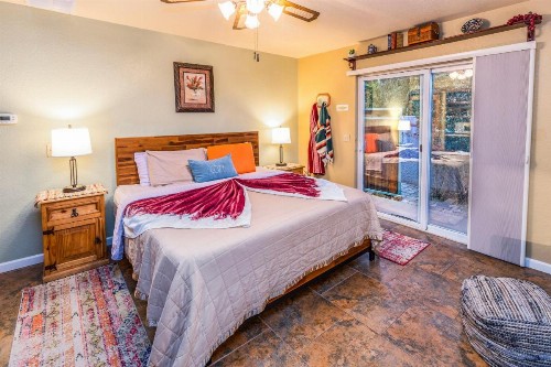 Cozy Cactus Bed and Breakfast - image 20