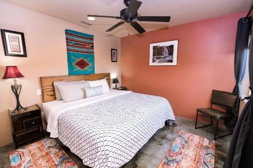 Cozy Cactus Bed and Breakfast - image 9