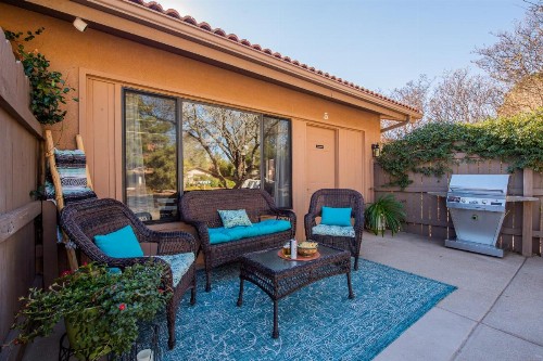 Whispering Creek Bed & Breakfast - image 4