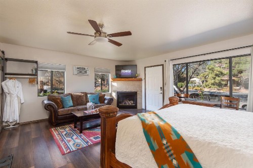 Whispering Creek Bed & Breakfast - image 6