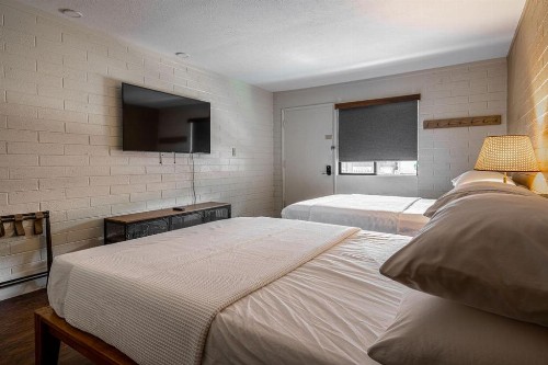 Star Motel - image 21