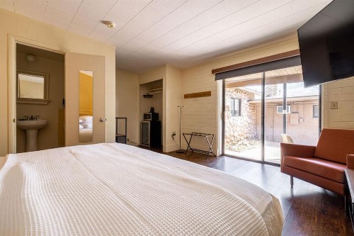 Star Motel - image 26