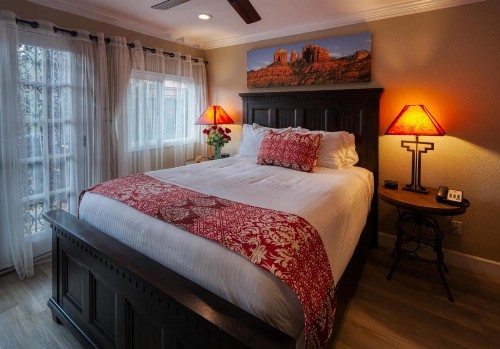 Lantern Light Inn - Romantic Getaway - image 13