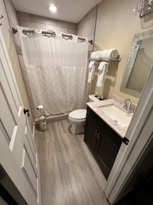Lantern Light Inn - Romantic Getaway - image 23