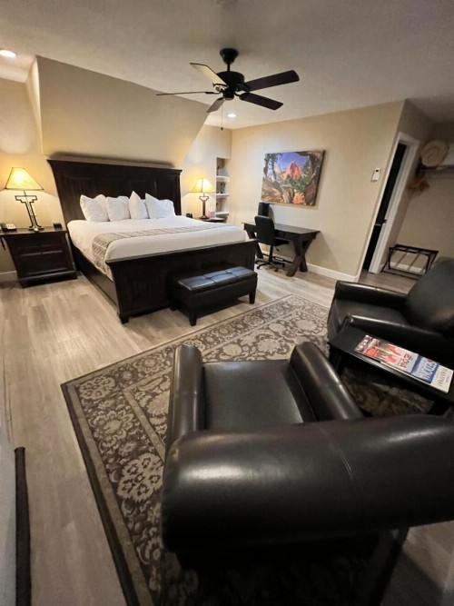 Lantern Light Inn - Romantic Getaway - image 25