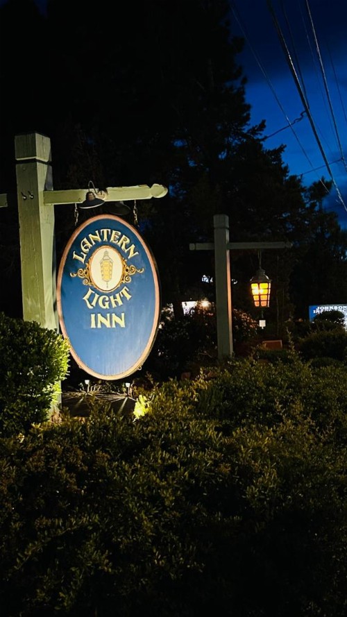 Lantern Light Inn - Romantic Getaway - image 36
