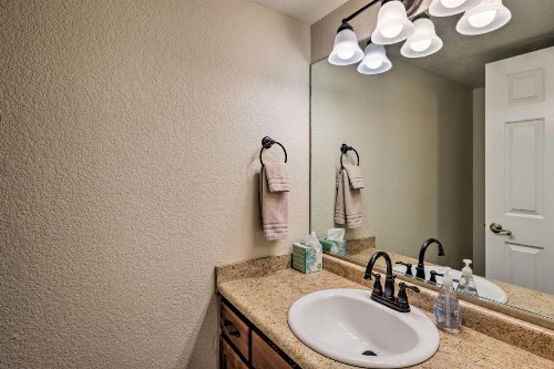Canyon Mesa Golf Condo with Majestic Mountain Views! - image 7
