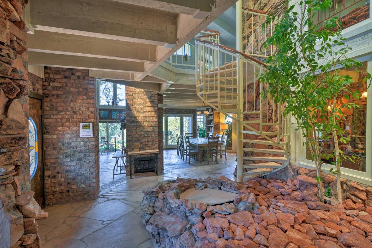 Unique Sedona Home with Mountain Views and Guest House - image 7