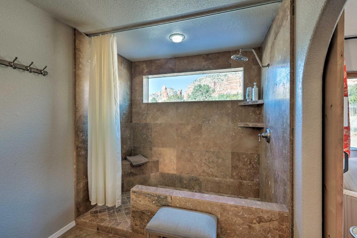 Secluded Sedona Home with Patio and Red Rock Views - image 4