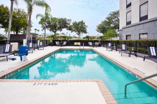Hampton Inn & Suites Tampa-East/Casino/Fairgrounds - image 4