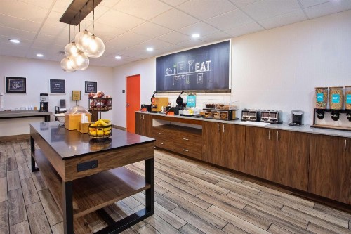 Hampton Inn & Suites Tampa-East/Casino/Fairgrounds - image 5