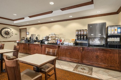 Country Inn & Suites by Radisson Tampa Casino Fairgrounds FL - image 29