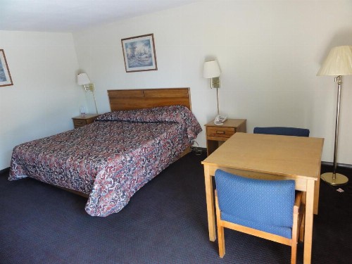 Budget Inn Selma - image 5