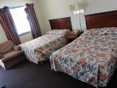 Budget Inn Selma - image 9