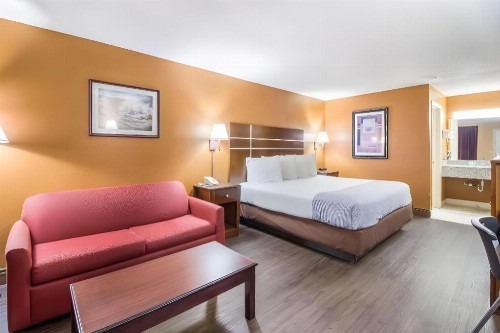 Star Plus Inn & Suites - image 14
