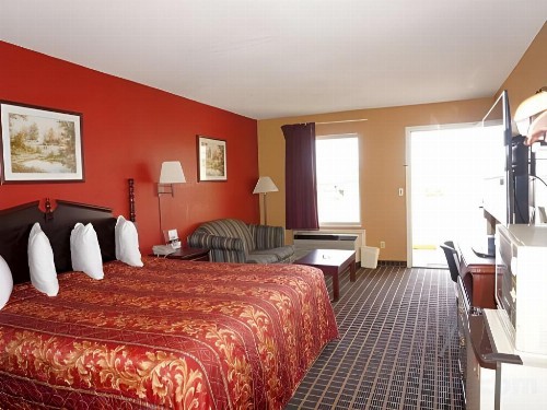 Star Plus Inn & Suites - image 44